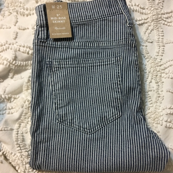 9'' Mid-Rise Skinny Jeans in Piper Stripe - Picture 3 of 5